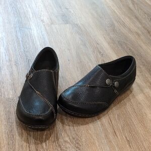 ❤️💐⚡️NEW Clarks Women's Black Leather Slip-On Shoes size 7❤️💐⚡️
